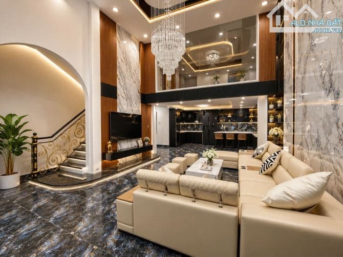 BIỆT THỰ HỒ BƠI GỐC NGÃ TƯ BẮC ĐẨU HẢI CHÂU 3.5 TẦNG DT 114M NGANG 8M 8TY2